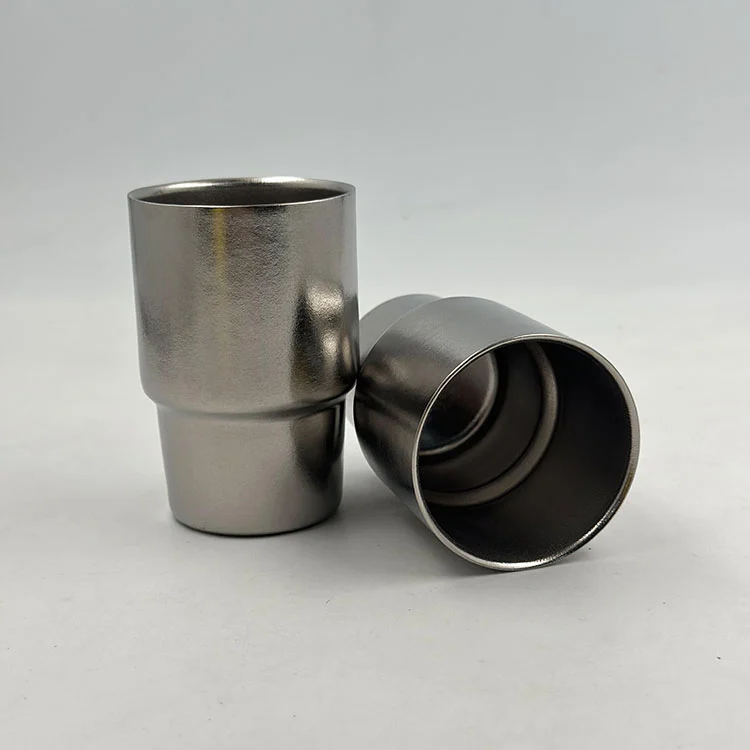 Titanium vinska krigla
